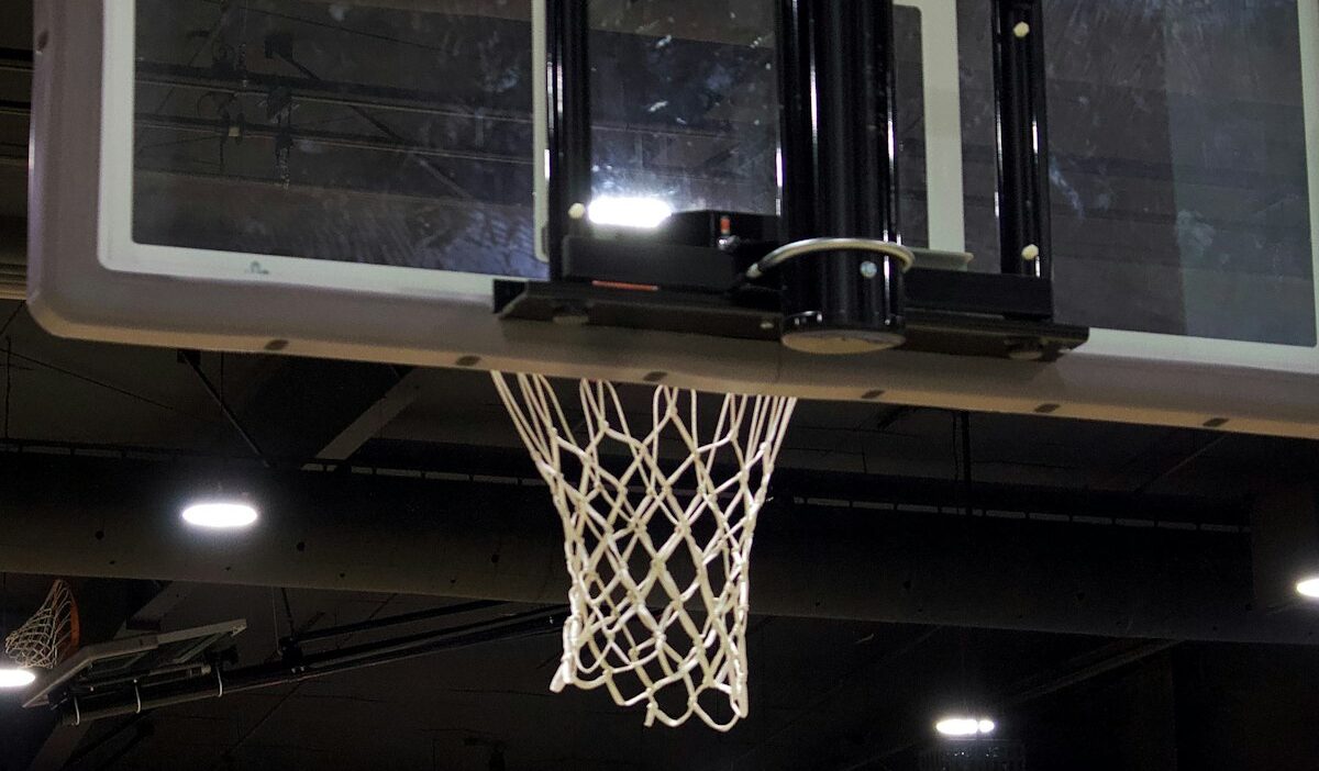 Indiana Pacers’ Fieldhouse Media Network displays cookie-free targeted ads on arena LED boards during live NBA game