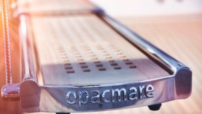 Illustration of Amazon’s open-source DTE tool acting as a 3-millisecond gatekeeper, letting DSPs pre-filter bid requests inside SSP data centers to slash waste and carbon emissions